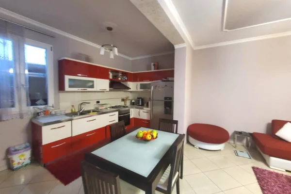 Shtepi ne shitje Apartament ne Tirane, 3+1, Mobilimi Bosh, pa mobiluar, Pagesa 400,000  Euro.