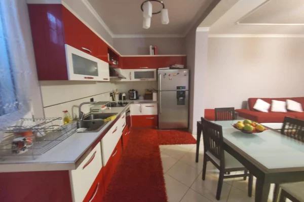 Shtepi ne shitje Apartament ne Tirane, 3+1, Mobilimi Bosh, pa mobiluar, Pagesa 400,000  Euro.