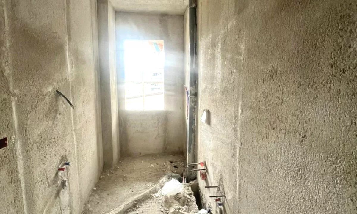 Shtepi ne shitje Apartament ne Tirane, 1+1, Mobilimi Bosh, pa mobiluar, Pagesa 88,205  Euro.