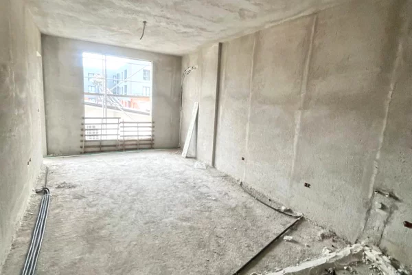 Shtepi ne shitje Apartament ne Tirane, 1+1, Mobilimi Bosh, pa mobiluar, Pagesa 88,205  Euro.