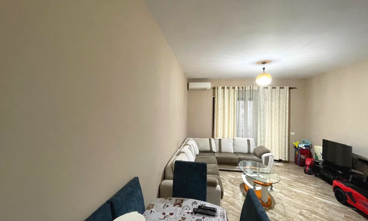 Shtepi me qera Apartament ne Tirane, 2+1, Mobilimi E mobiluar, Pagesa 550  Euro.