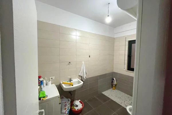 Shtepi me qera Apartament ne Tirane, 2+1, Mobilimi E mobiluar, Pagesa 550  Euro.