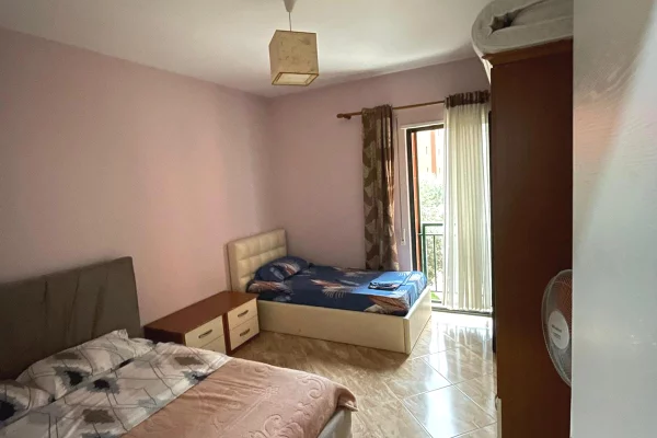 Shtepi me qera Apartament ne Tirane, 2+1, Mobilimi E mobiluar, Pagesa 550  Euro.