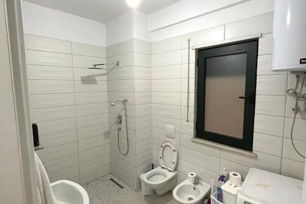 Shtepi me qera Apartament ne Tirane, 2+1, Mobilimi E mobiluar, Pagesa 550  Euro.