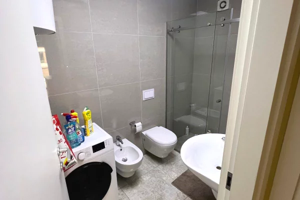 Shtepi me qera Apartament ne Tirane, 2+1, Mobilimi E mobiluar, Pagesa 750  Euro.