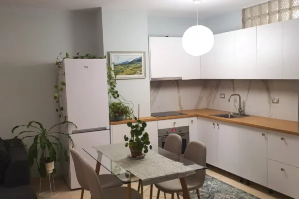 Jepet me qera Apartament 1+1 tek Rruga Elbasanit