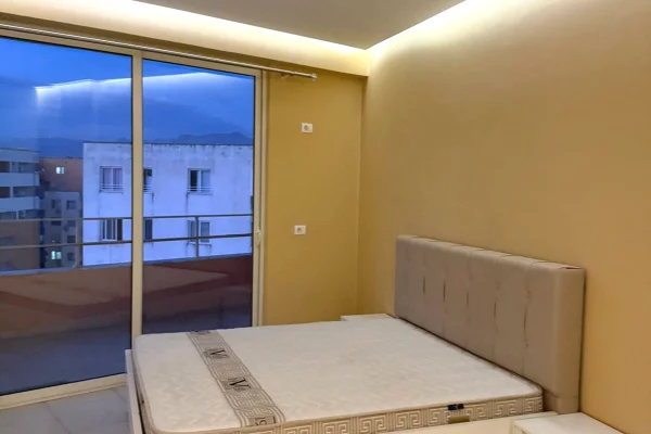 Shtepi ne shitje Apartament ne Tirane, 2+1, Mobilimi E mobiluar, Pagesa 158,750  Euro.
