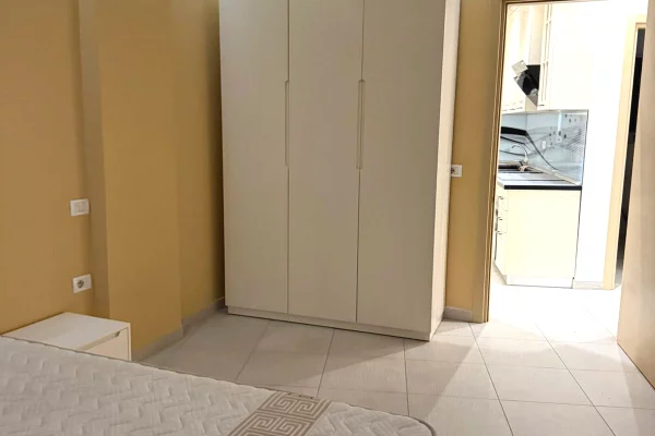 Shtepi ne shitje Apartament ne Tirane, 2+1, Mobilimi E mobiluar, Pagesa 158,750  Euro.