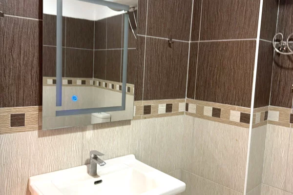 Shtepi ne shitje Apartament ne Tirane, 2+1, Mobilimi E mobiluar, Pagesa 158,750  Euro.