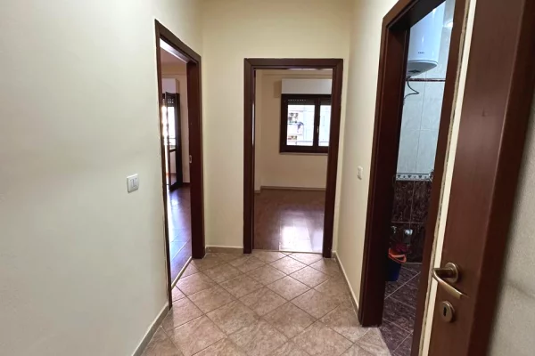 Shtepi me qera Apartament ne Tirane, 2+1, Mobilimi E mobiluar, Pagesa 75,000  Leke.