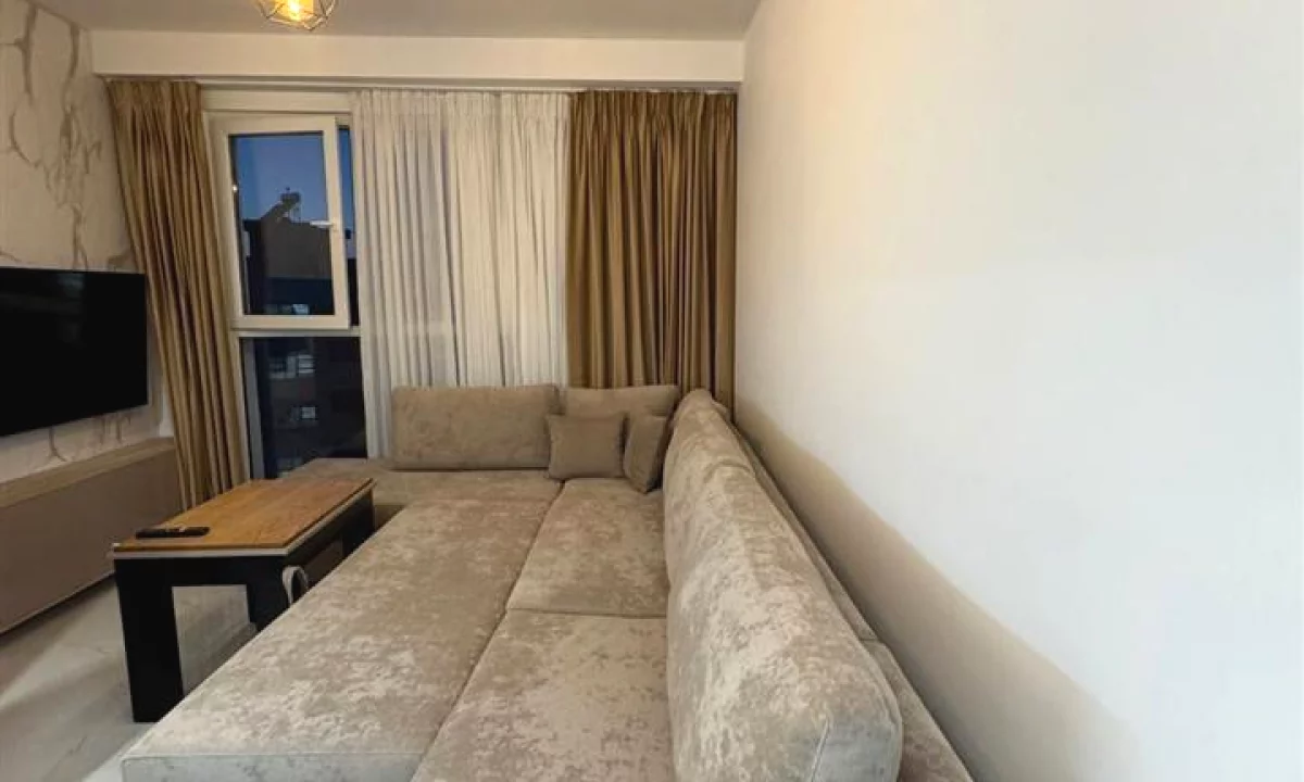 Appartamento in affitto a Tirana 1+1, Arredato