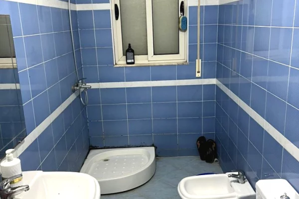 Shtepi me qera Apartament ne Tirane, 1+1, Mobilimi E mobiluar, Pagesa 40,000  Leke.