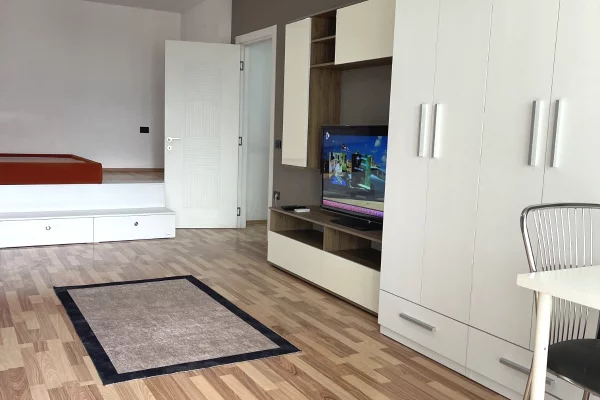 Shitet Garsoniere ne Astir