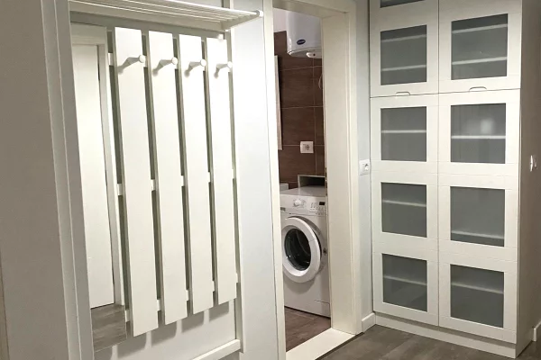 Shtepi me qera Apartament ne Tirane, 2+1, Mobilimi E mobiluar, Pagesa 55,000  Leke.