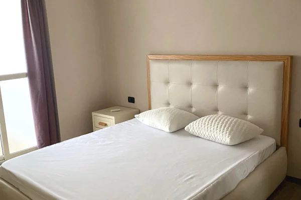 Shtepi me qera Apartament ne Tirane, 2+1, Mobilimi E mobiluar, Pagesa 55,000  Leke.