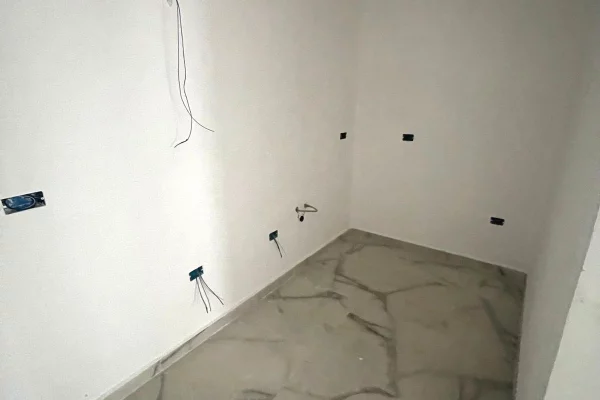 Apartment for sale in Tirana 2+1, Emty