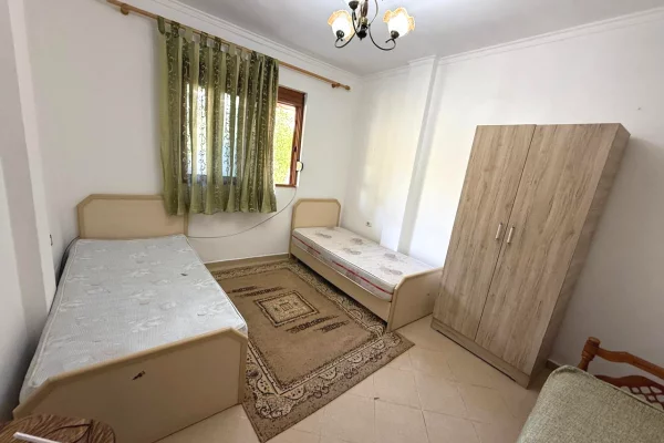 Shtepi me qera Apartament ne Tirane, 3+1, Mobilimi E mobiluar, Pagesa 600  Euro.