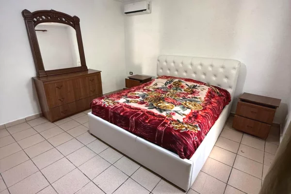 Shtepi me qera Apartament ne Tirane, 3+1, Mobilimi E mobiluar, Pagesa 600  Euro.
