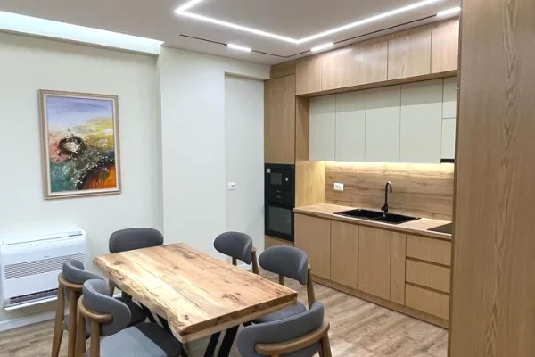 Shtepi me qera Apartament ne Tirane, 2+1, Mobilimi E mobiluar, Pagesa 1,500  Euro.