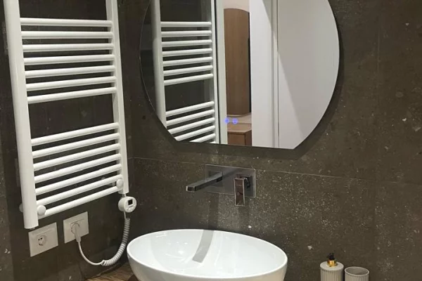 Shtepi me qera Apartament ne Tirane, 2+1, Mobilimi E mobiluar, Pagesa 1,500  Euro.