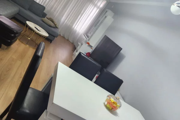 Appartamento in affitto a Tirana 2+1, Arredato