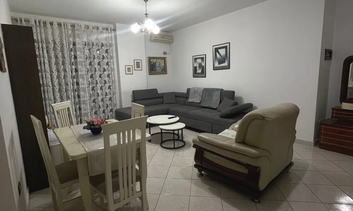 Appartamento in affitto a Tirana 2+1, Arredato