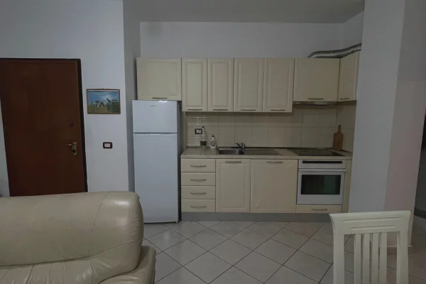 Appartamento in affitto a Tirana 2+1, Arredato