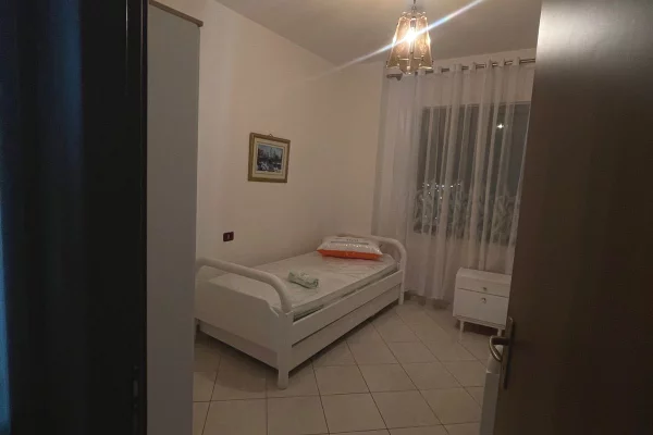 Appartamento in affitto a Tirana 2+1, Arredato