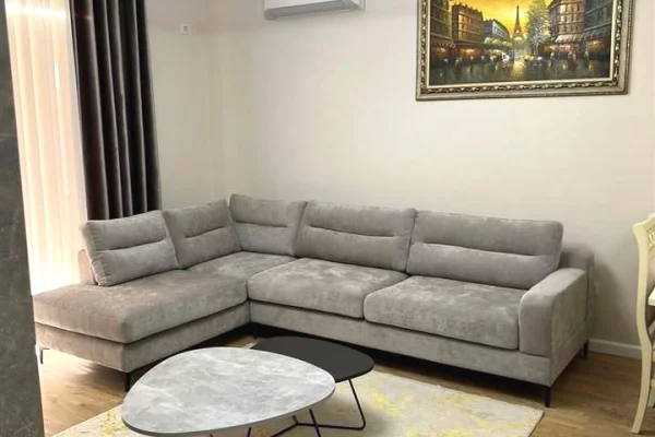 Shtepi me qera 2+1 ne Tirane - 800 Euro