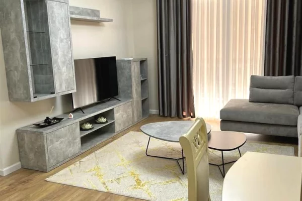 Shtepi me qera Apartament ne Tirane, 2+1, Mobilimi E mobiluar, Pagesa 800  Euro.