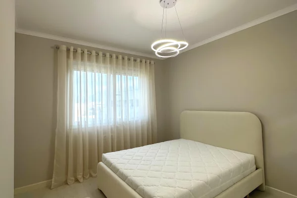 Shtepi ne shitje Apartament ne Tirane, 2+1, Mobilimi Bosh, pa mobiluar, Pagesa 155,000  Euro.