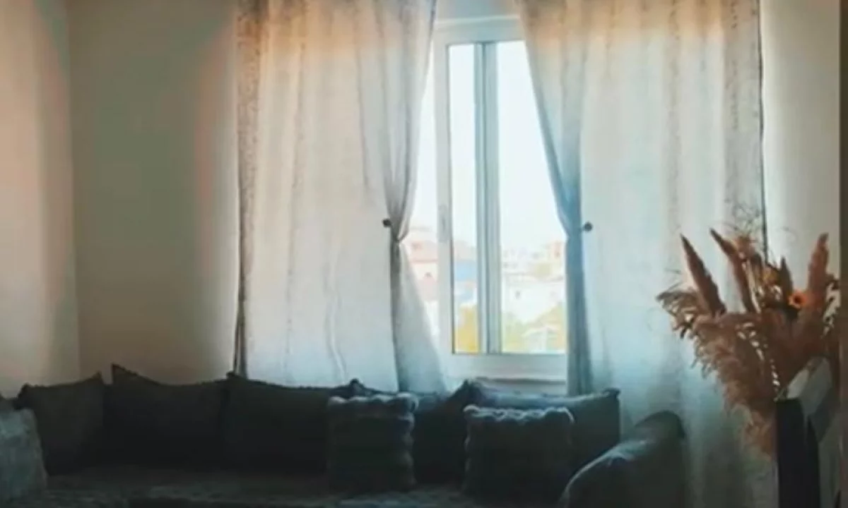 Shtepi ne shitje Apartament ne Tirane, 2+1, Mobilimi Bosh, pa mobiluar, Pagesa 76,640  Euro.