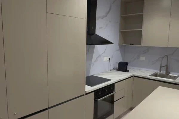 Shtepi me qera Apartament ne Tirane, 1+1, Mobilimi E mobiluar, Pagesa 1,500  Euro.