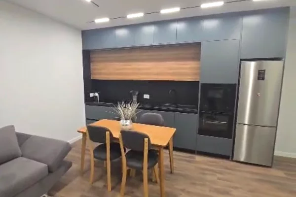 Appartamento in affitto a Tirana 2+1, Arredato