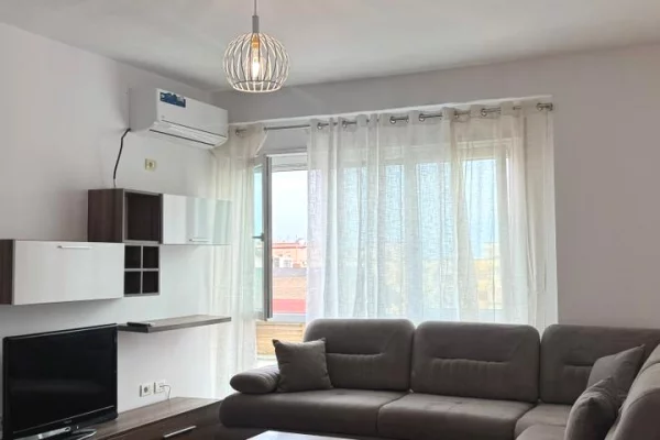 Jepet me qera apartament 2+1 te Kodra e Diellit