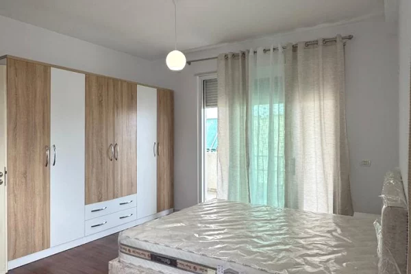 Appartamento in affitto a Tirana 2+1, Arredato