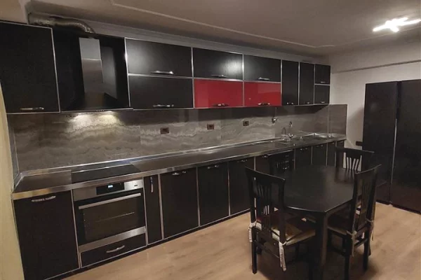 Shtepi ne shitje Apartament ne Tirane, 2+1, Mobilimi E mobiluar, Pagesa 283,360  Euro.