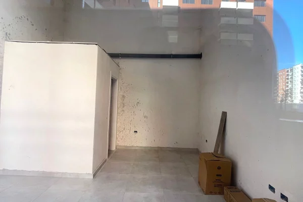 Ambient biznesi me qera 1+1 ne Tirane - 30,000 Leke