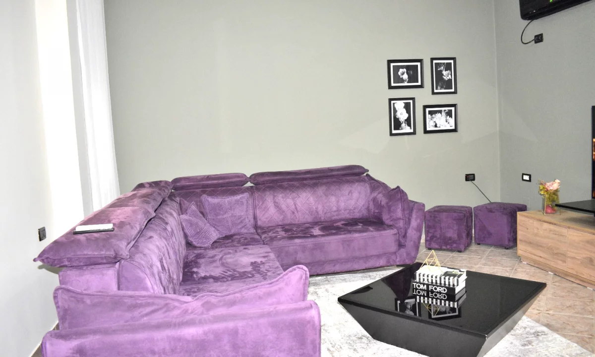 Shtepi me qera Apartament ne Tirane, 2+1, Mobilimi E mobiluar, Pagesa 55,000  Leke.