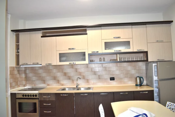 Shtepi me qera Apartament ne Tirane, 2+1, Mobilimi E mobiluar, Pagesa 55,000  Leke.