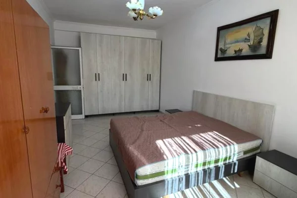 Shtepi me qera Apartament ne Tirane, 1+1, Mobilimi E mobiluar, Pagesa 40,000  Leke.