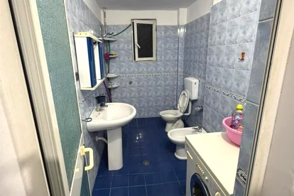 Shtepi me qera Apartament ne Tirane, 1+1, Mobilimi E mobiluar, Pagesa 40,000  Leke.