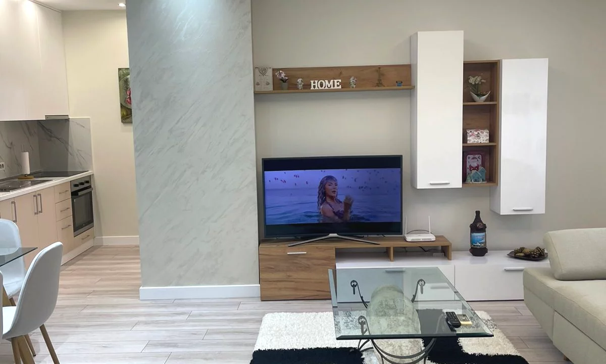 Shtepi me qera Apartament ne Tirane, 1+1, Mobilimi E mobiluar, Pagesa 1,000  Euro.