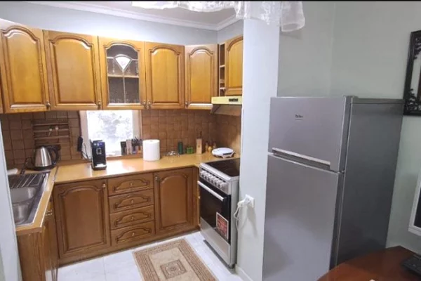 Shtepi me qera Apartament ne Tirane, 1+1, Mobilimi E mobiluar, Pagesa 350  Euro.