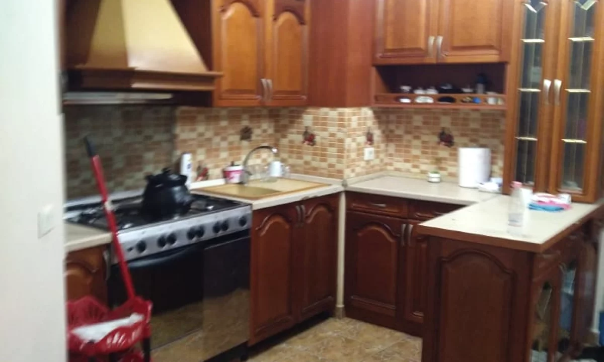 Appartamento in vendita a Tirana 2+1, Arredato