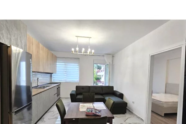 Shtepi me qera Apartament ne Tirane, 2+1, Mobilimi E mobiluar, Pagesa 670  Euro.