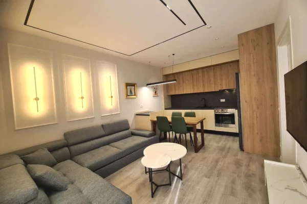 Shtepi me qera 2+1 ne Tirane - 550 Euro