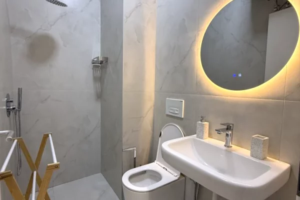 Shtepi me qera Apartament ne Tirane, 1+1, Mobilimi E mobiluar, Pagesa 550  Euro.