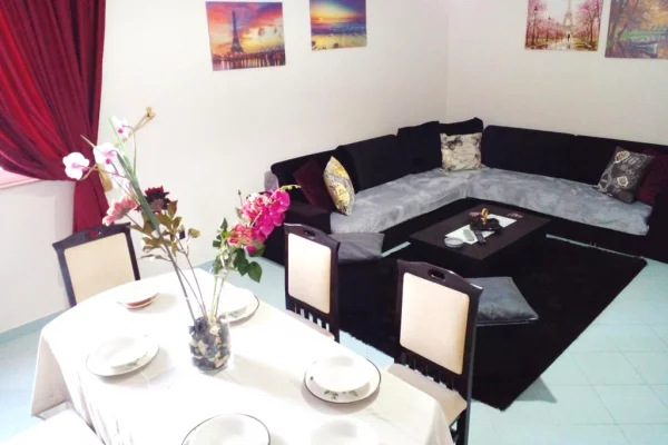 Appartamento in affitto a Tirana 3+1, Vuoto