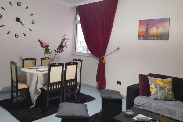 Appartamento in affitto a Tirana 3+1, Vuoto